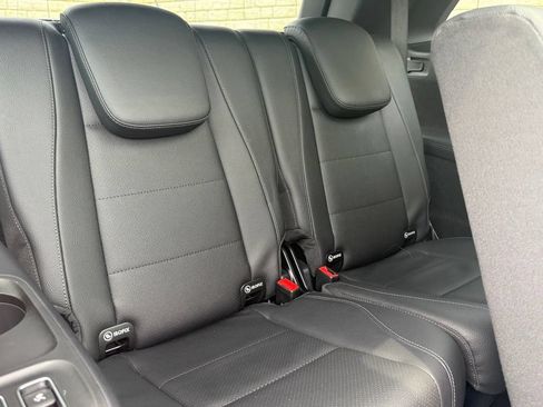 Used 2023 Mercedes-Benz GLS 450 4MATIC image 32