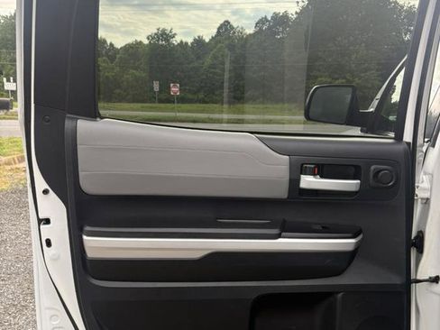 Used 2015 Toyota Tundra Limited w/ Limited Premium Package AWD/4WD image 14