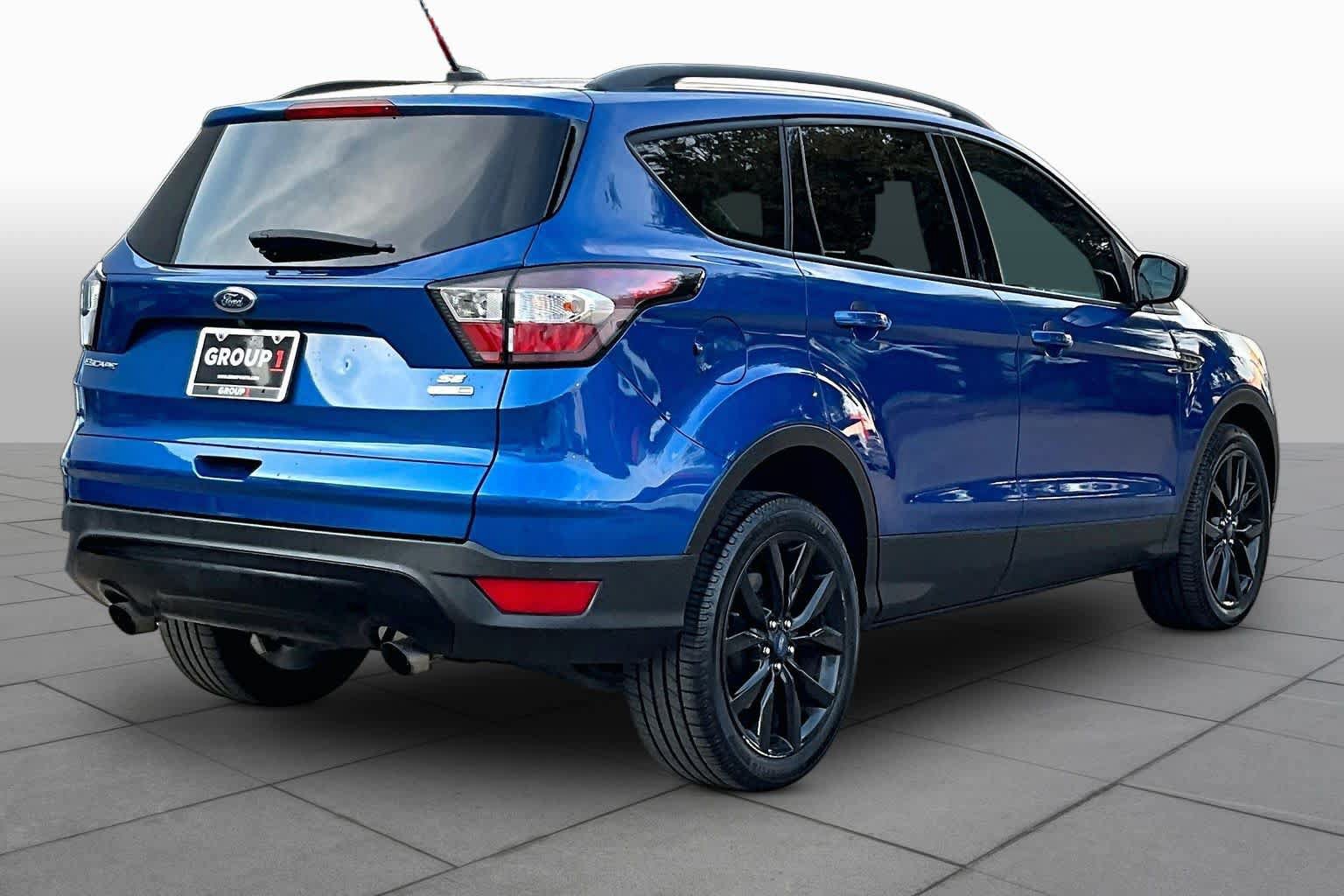 Used 2018 Ford Escape SE w/ SE Sport Appearance Package AWD/4WD image 13