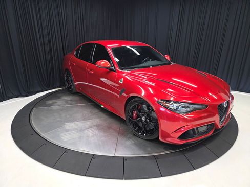 Used 2017 Alfa Romeo Giulia Quadrifoglio image 16