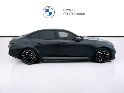 Used 2025 BMW M5 w/ Carbon Package AWD/4WD image 8