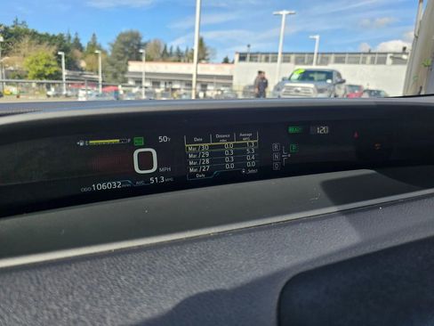 Used 2016 Toyota Prius Three w/ Advanced Technology Package image 25