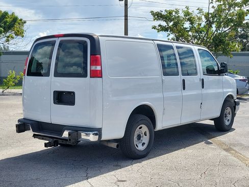 Used 2020 GMC Savana 2500 w/ Driver Convenience Package RWD image 5