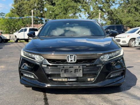 Used 2018 Honda Accord Sport image 3