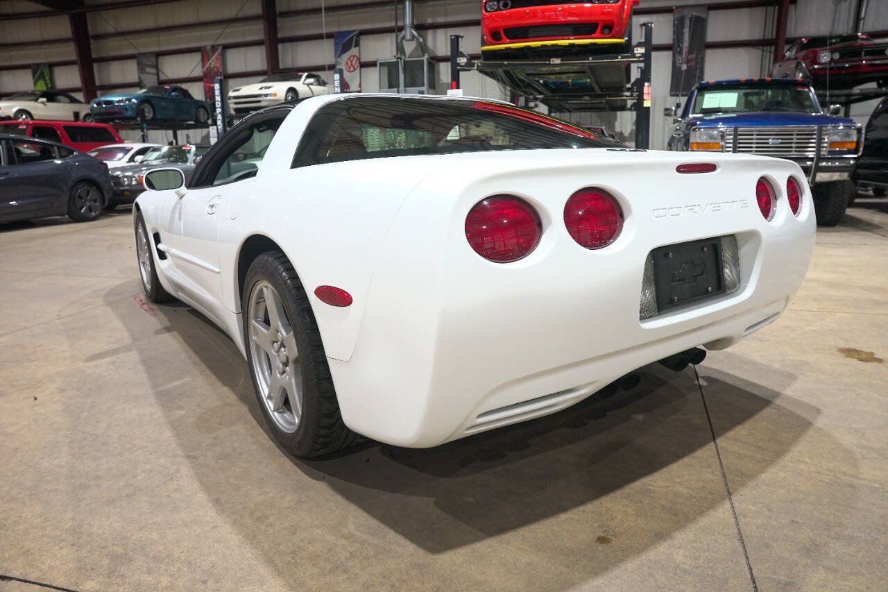 Used 1998 Chevrolet Corvette Coupe RWD image 6