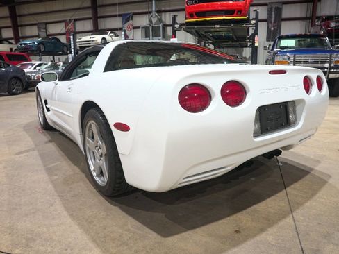 Used 1998 Chevrolet Corvette Coupe RWD image 6