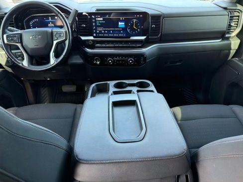 Used 2022 Chevrolet Silverado 1500 LT Trail Boss AWD/4WD image 17