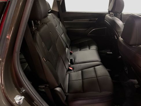 Used 2023 Kia Telluride EX image 30