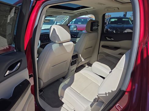 Used 2020 GMC Acadia Denali w/ Denali Ultimate Package image 9