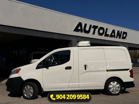 Used 2015 Nissan NV200 SV FWD image 4
