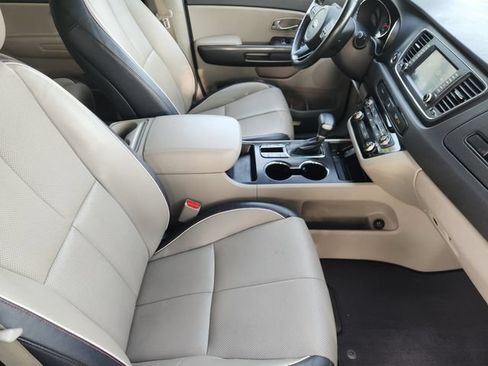 Used 2020 Kia Sedona EX FWD image 15