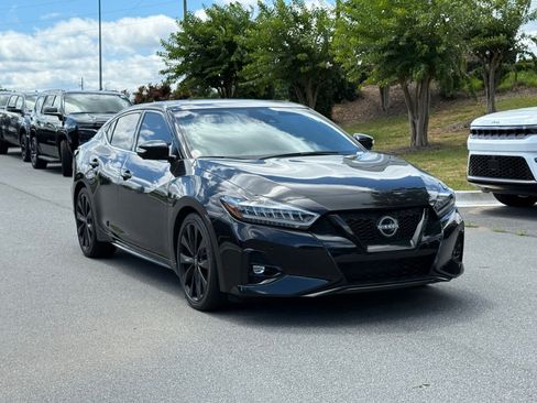 Used 2023 Nissan Maxima SR w/ Sport Mat Group FWD image 7