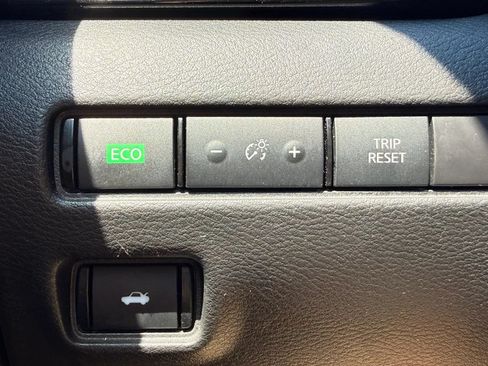 Used 2023 Nissan Sentra SV FWD image 27