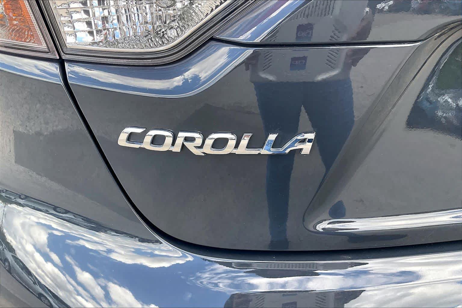 Used 2025 Toyota Corolla LE FWD image 10
