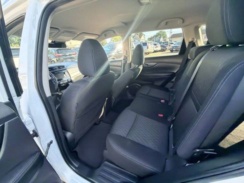 Used 2019 Nissan Rogue SV AWD/4WD image 46