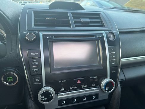 Used 2012 Toyota Camry SE w/ Leather Pkg FWD image 26