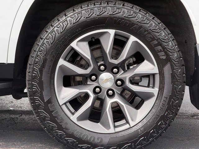 Used 2023 Chevrolet Tahoe LT w/ Luxury Package AWD/4WD image 13