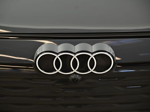 Certified 2025 Audi A6 e-tron Premium Plus w/ Premium Plus image 13