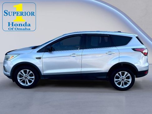 Used 2017 Ford Escape SE FWD image 1