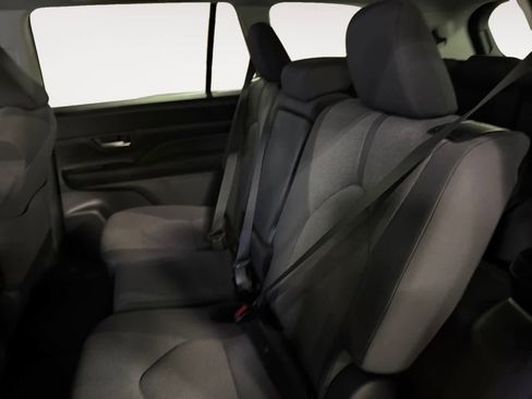 New 2026 Toyota Grand Highlander LE image 13