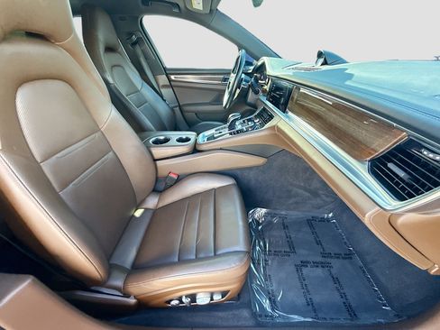 Used 2020 Porsche Panamera 4 image 29