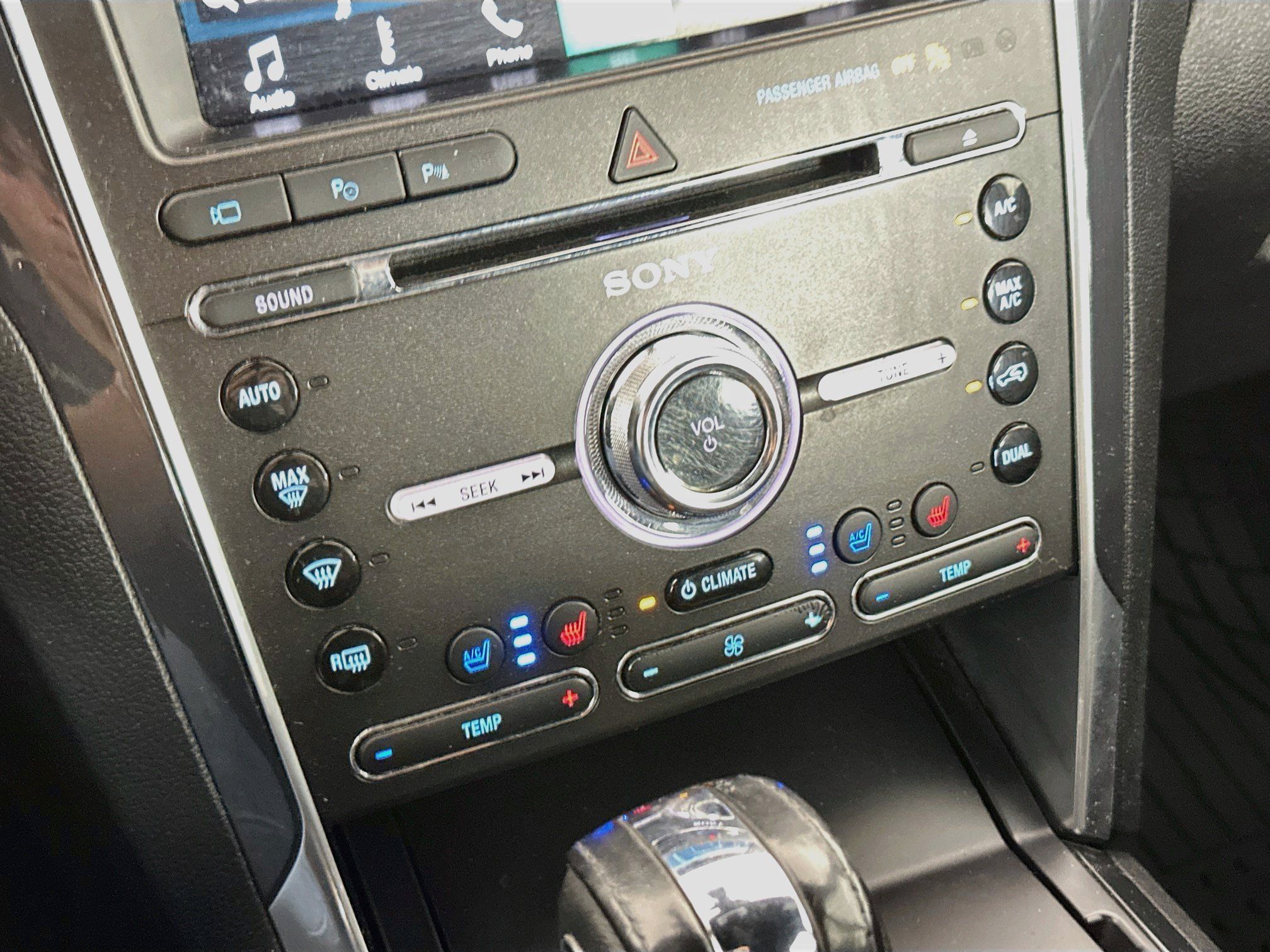 Used 2018 Ford Explorer Limited w/ Equipment Group 301A FWD image 24