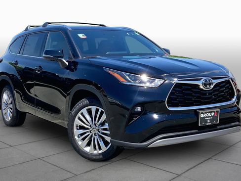 New 2026 Toyota Highlander Platinum AWD/4WD image 2