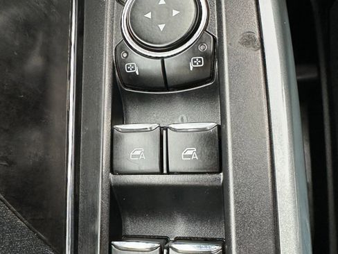 Used 2023 Ford F150 Lariat w/ Trailer Tow Package image 33