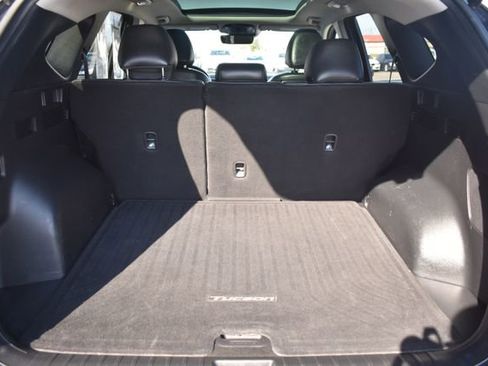 Used 2023 Hyundai Tucson Limited image 41