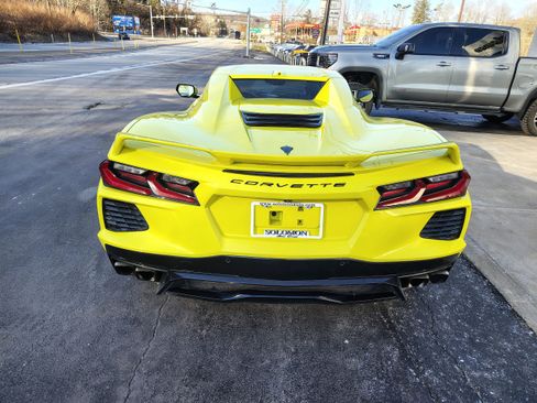 Used 2021 Chevrolet Corvette Stingray Premium Conv w/ Z51 Performance Package image 7