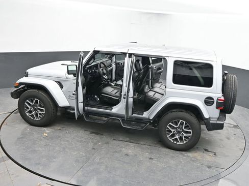 Used 2024 Jeep Wrangler Sahara image 56