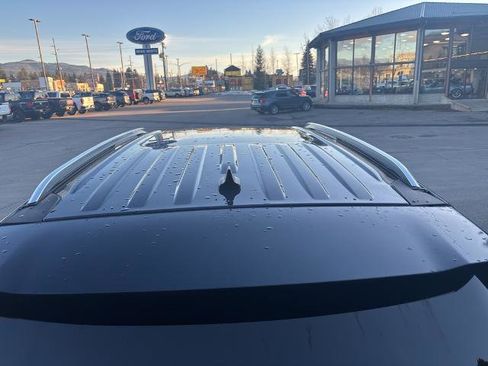 Certified 2024 Ford Explorer Platinum w/ Technology Package image 11