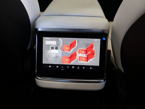 Used 2022 Tesla Model X Plaid image 25