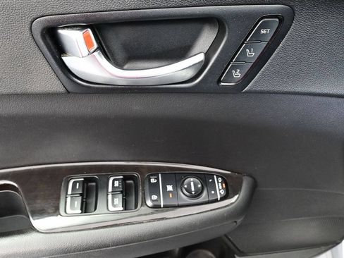 Used 2017 Kia Optima EX w/ Premium Package FWD image 22