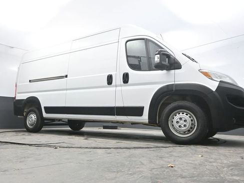 Used 2025 RAM ProMaster 2500 w/ Convenience Group image 34