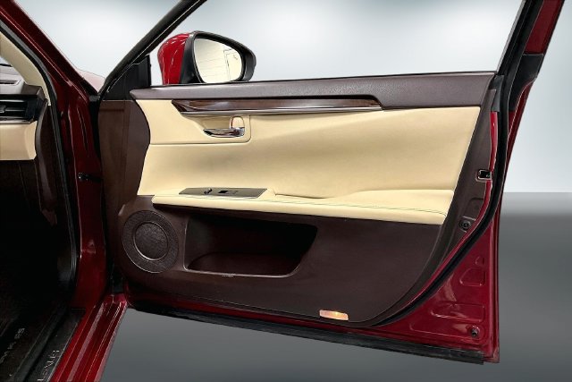 Used 2018 Lexus ES 350 w/ Luxury Package w/Wood Trim FWD image 25