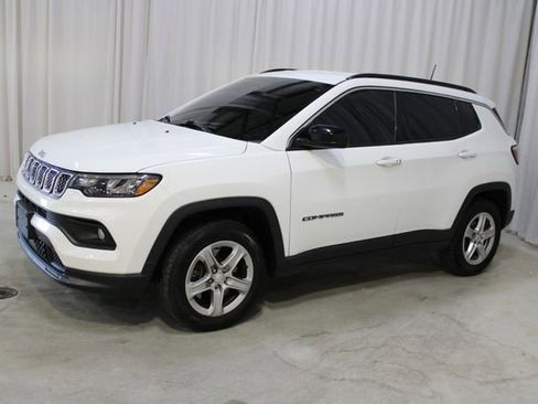 Used 2023 Jeep Compass Latitude AWD/4WD image 26