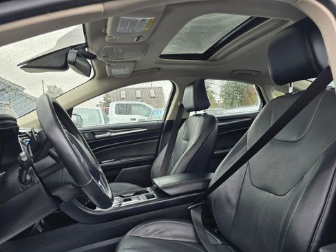 Used 2020 Ford Fusion Titanium image 19