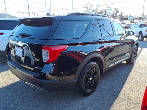 Used 2024 Ford Explorer XLT w/ Equipment Group 202A image 4