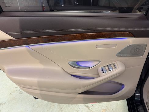 Used 2014 Mercedes-Benz S 550 Sedan image 28
