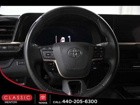 Certified 2024 Toyota Crown XLE image 7