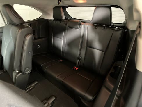Used 2023 Toyota Highlander L image 29