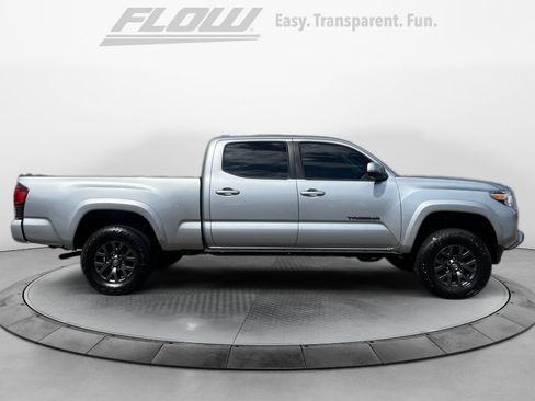 Used 2022 Toyota Tacoma SR5 w/ Technology Package AWD/4WD image 10