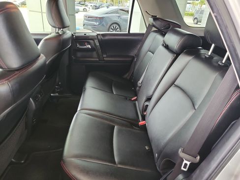 Used 2018 Toyota 4Runner TRD Off-Road Premium image 28