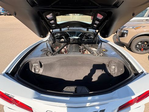 Used 2023 Chevrolet Corvette Stingray Premium Cpe w/ Z51 Performance Package RWD image 11