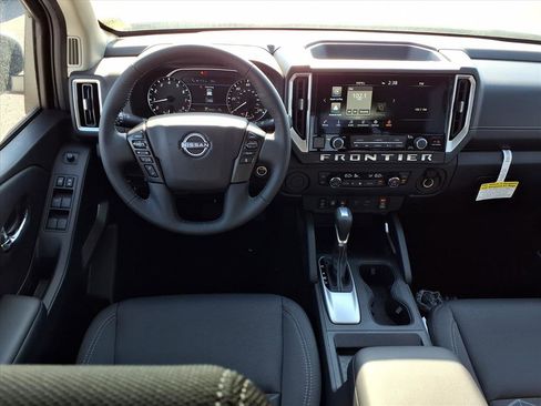 New 2025 Nissan Frontier SV w/ SV Convenience Package image 12