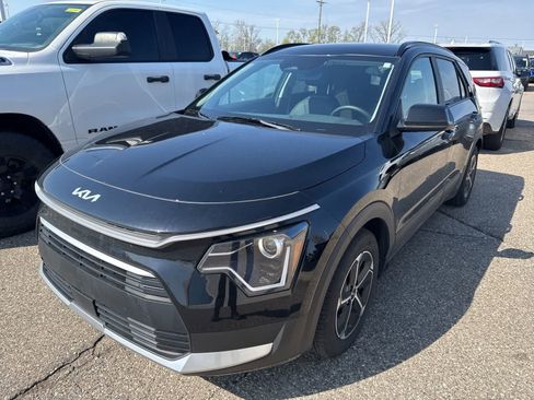 Used 2023 Kia Niro EX image 26