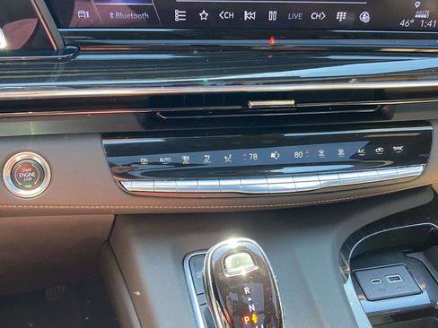 Used 2023 Cadillac Escalade Premium Luxury image 29