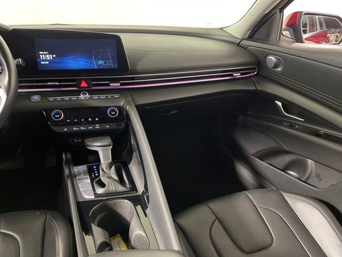 Certified 2024 Hyundai Elantra Limited FWD image 17