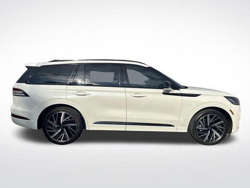 Certified 2025 Lincoln Aviator Black Label w/ Jet Appearance Package AWD/4WD image 5